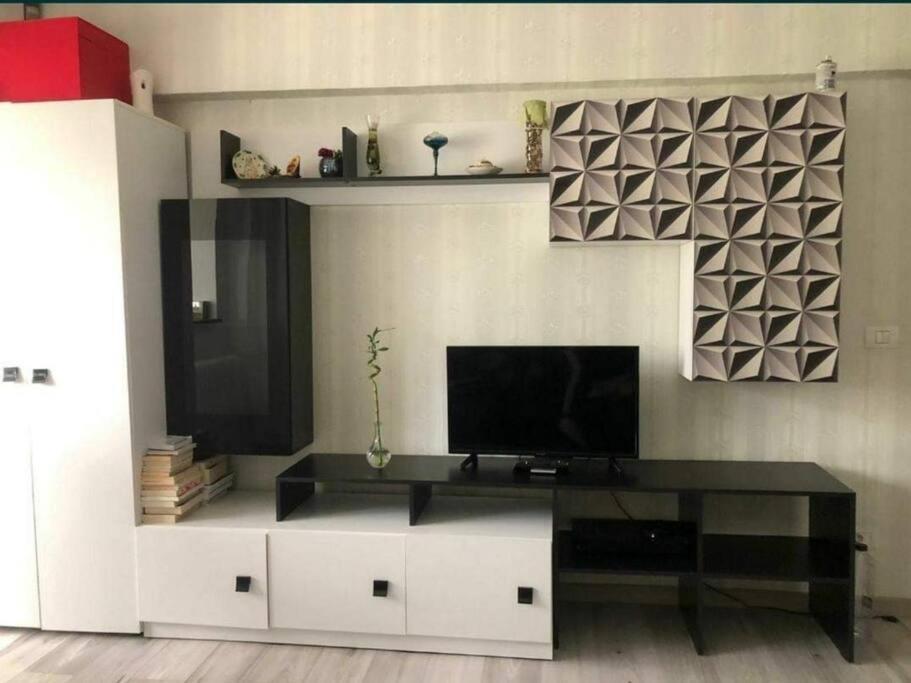 Apartament Cu 3 Camere Chiar In Inima Capitalei Bucarest Esterno foto