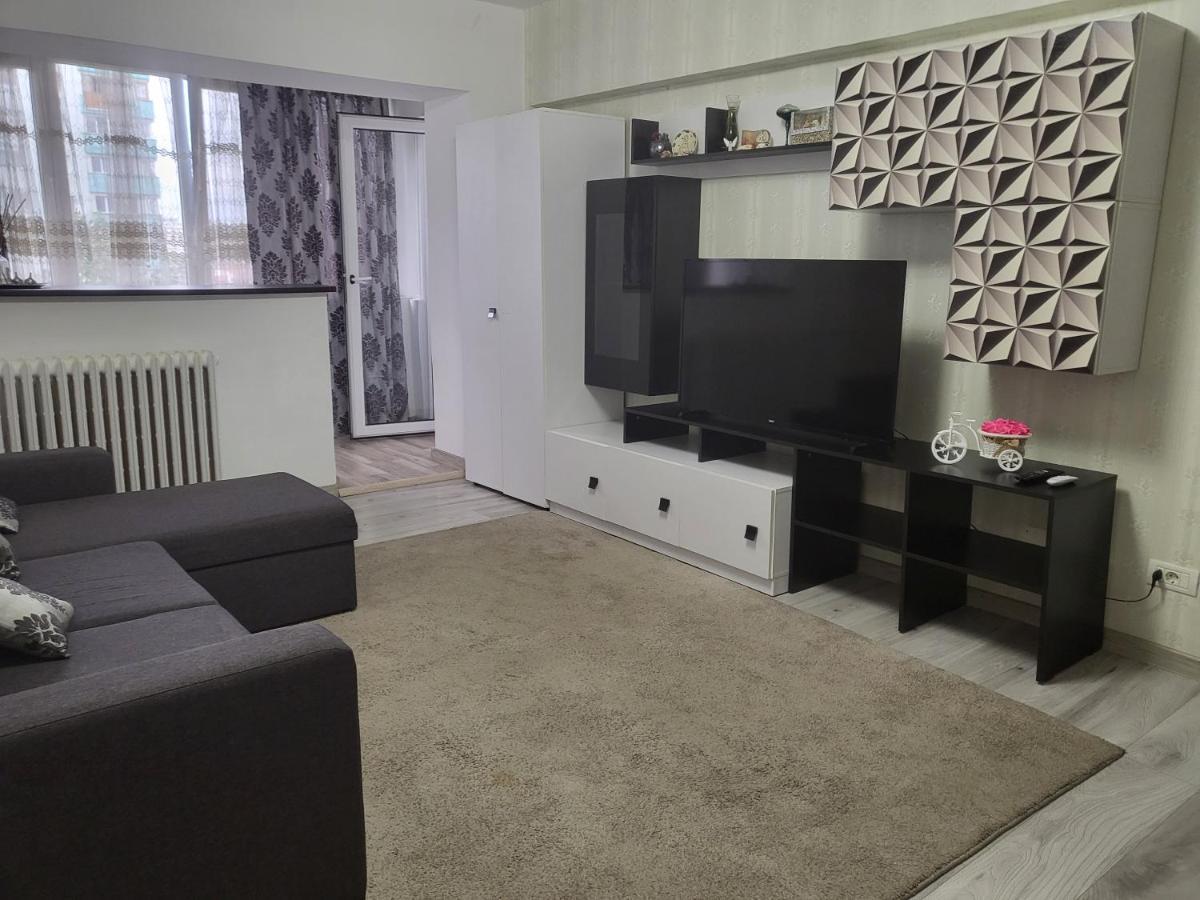 Apartament Cu 3 Camere Chiar In Inima Capitalei Bucarest Esterno foto