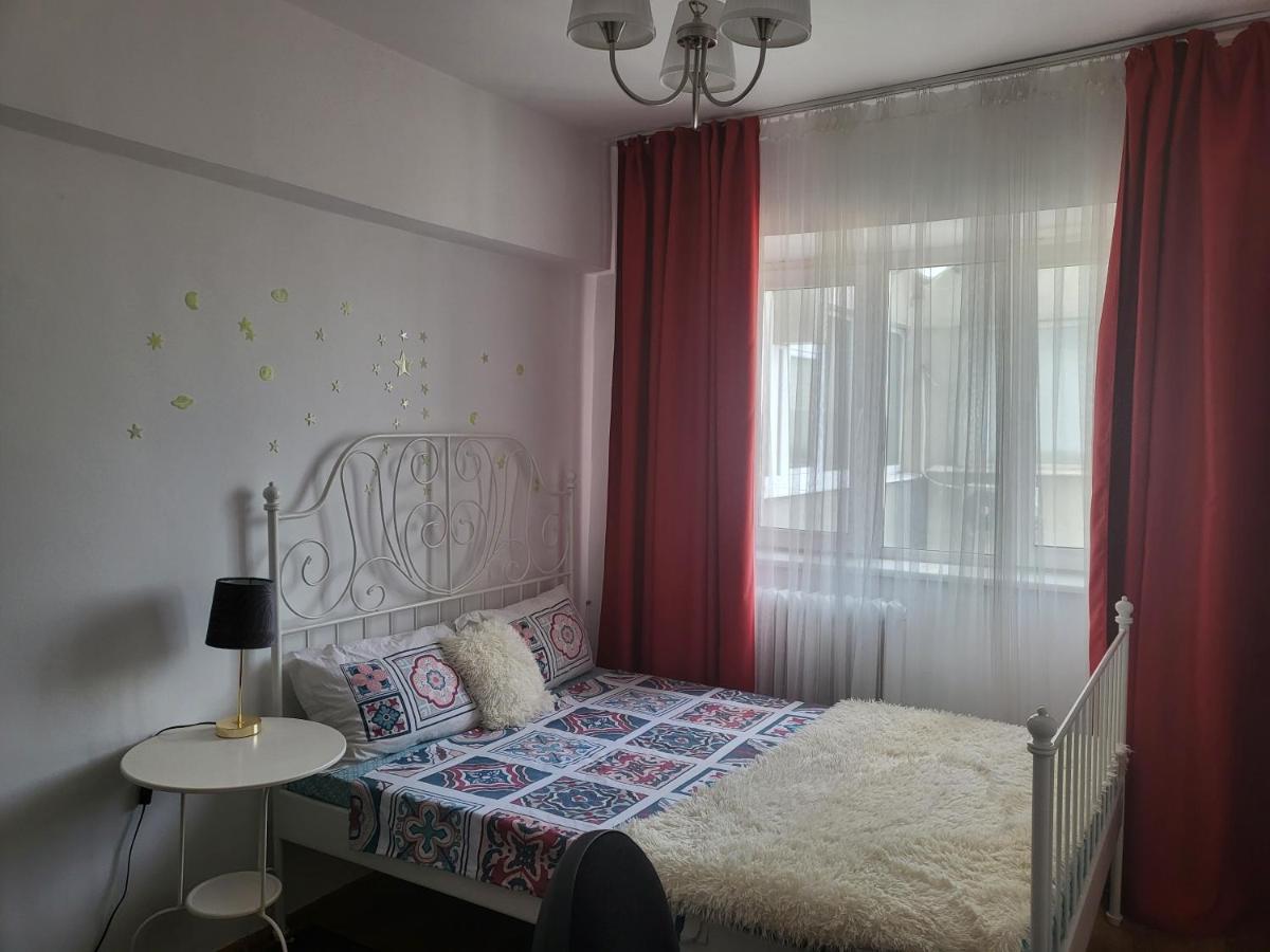 Apartament Cu 3 Camere Chiar In Inima Capitalei Bucarest Esterno foto