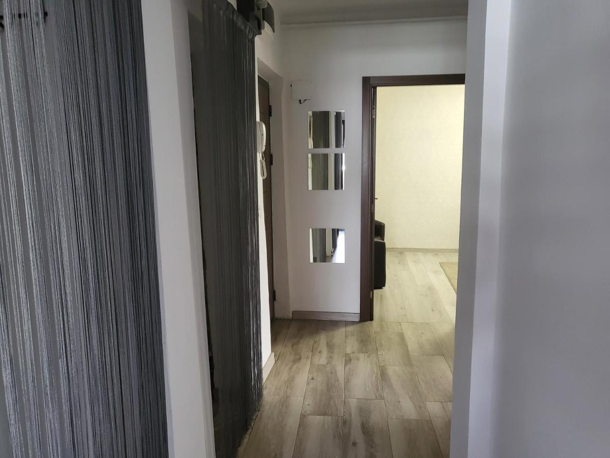 Apartament Cu 3 Camere Chiar In Inima Capitalei Bucarest Esterno foto